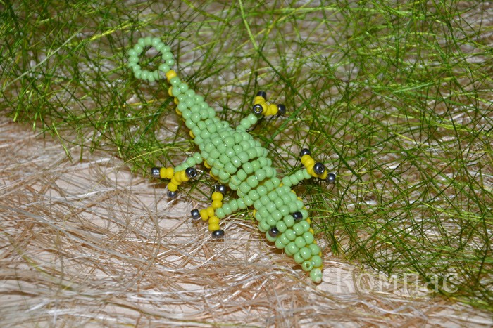 Крокодил из бисера: схема объемного и плоского плетения с фото